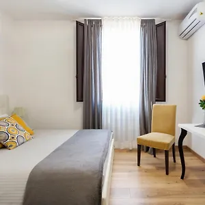 https://centre-apartment-grotte-bianche.taorminaitalyhotels.com